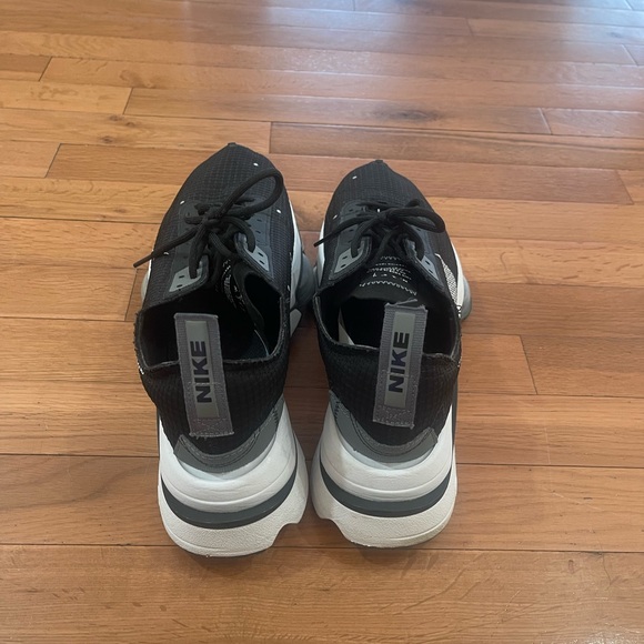 Nike Air Zoom-Type SE sneakers in black/white Size 9.5 - Picture 5 of 5